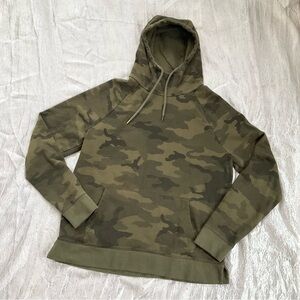 Express Men's Green Camouflage Hoodie Sweater